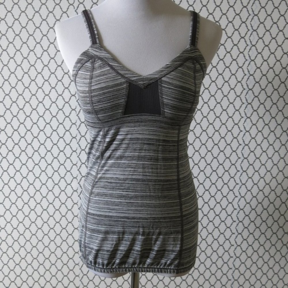 Lululemon Athletica Light It Up Heathered Gray Workout Gym Tank Top - Size 4
